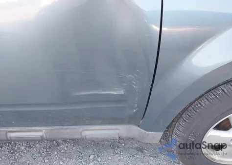 2010 Ford Escape Xlt z USA, uszkodzony, nr VIN 1FMCU9D72AKA43575